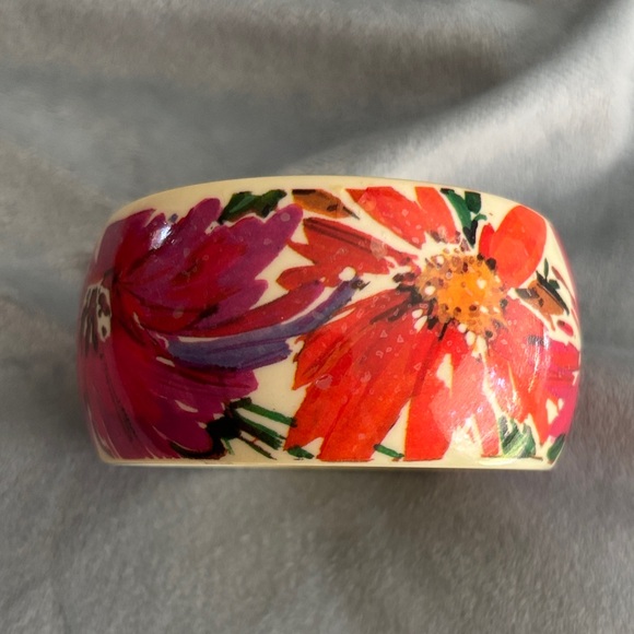 Avon 1989 Vintage “Passion flowers”  Painted Bangle Bracelet - Picture 1 of 3